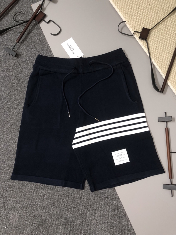 ブランドハーフパンツ正面デザイン